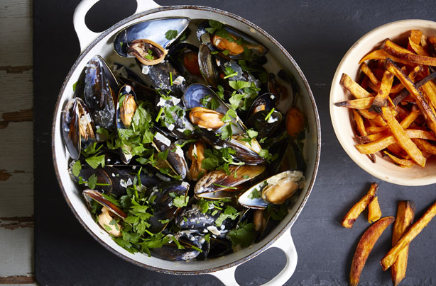How to cook mussels recipe goodtoknow